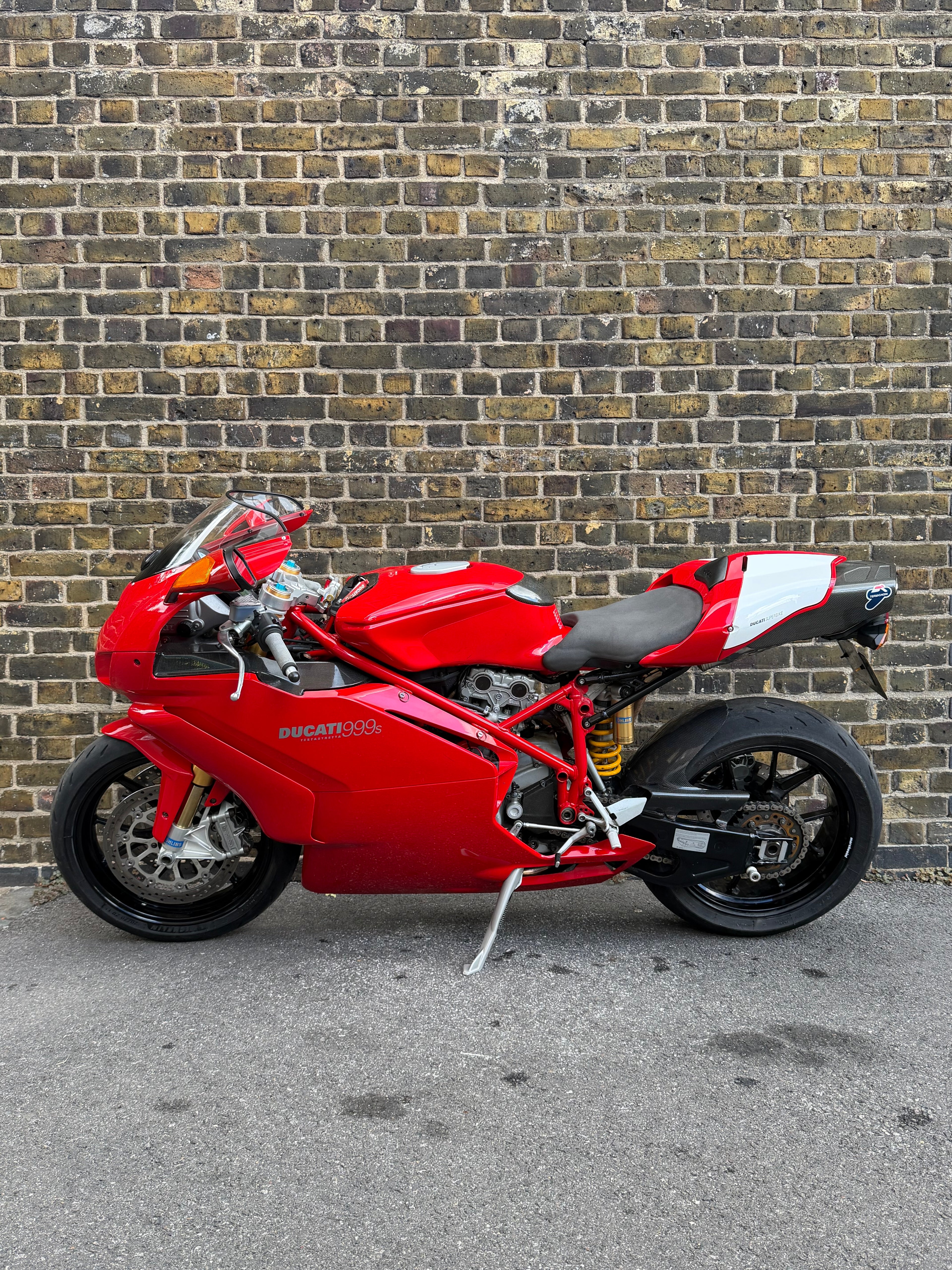DUCATI 999S