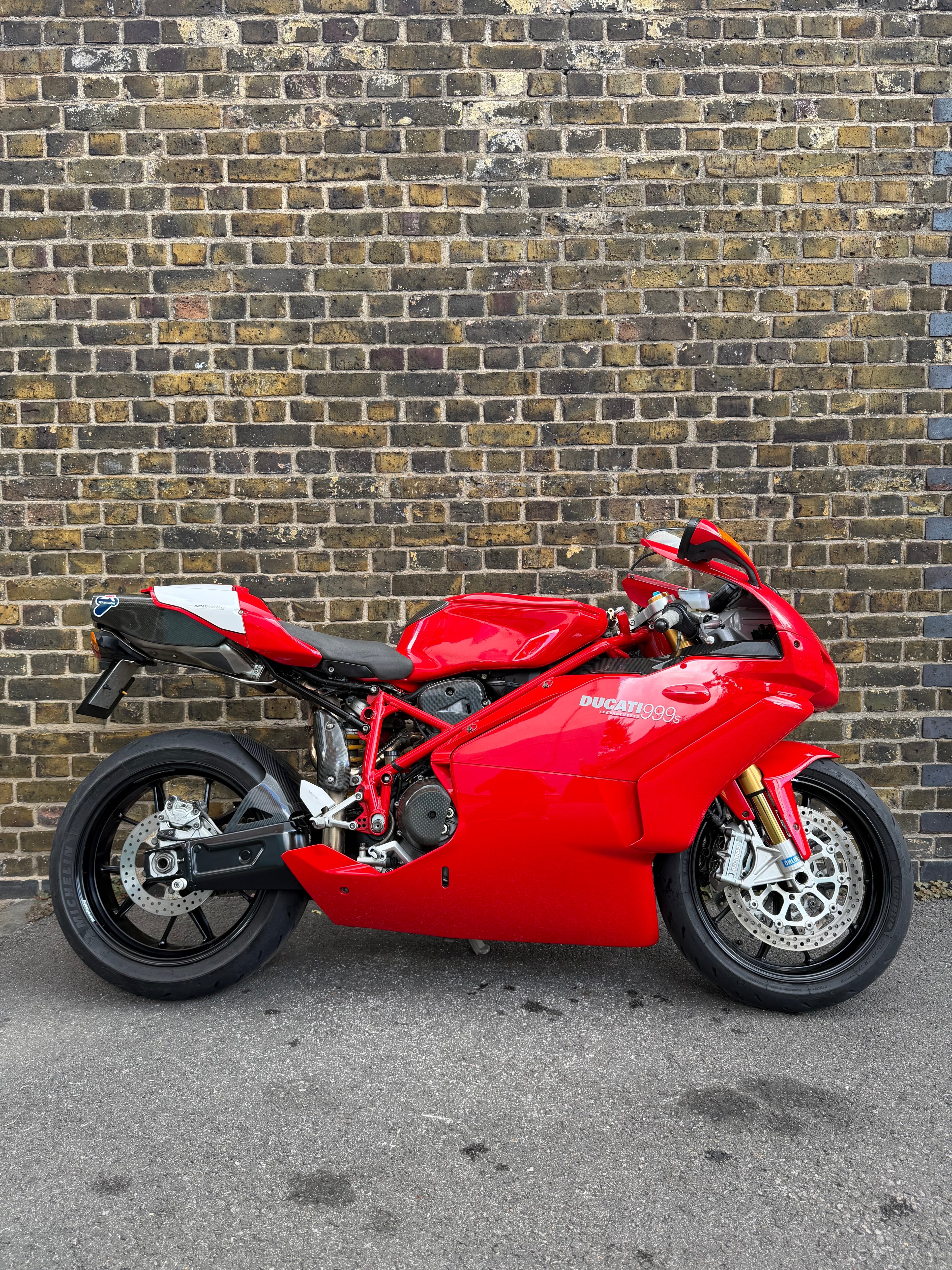 DUCATI 999S