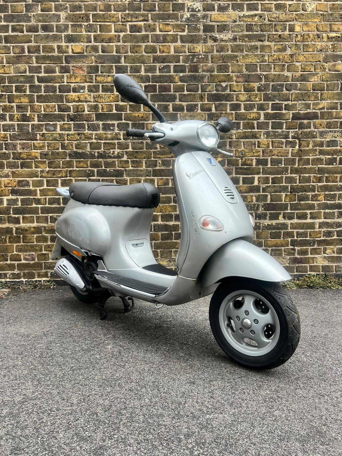 VESPA ET4 125